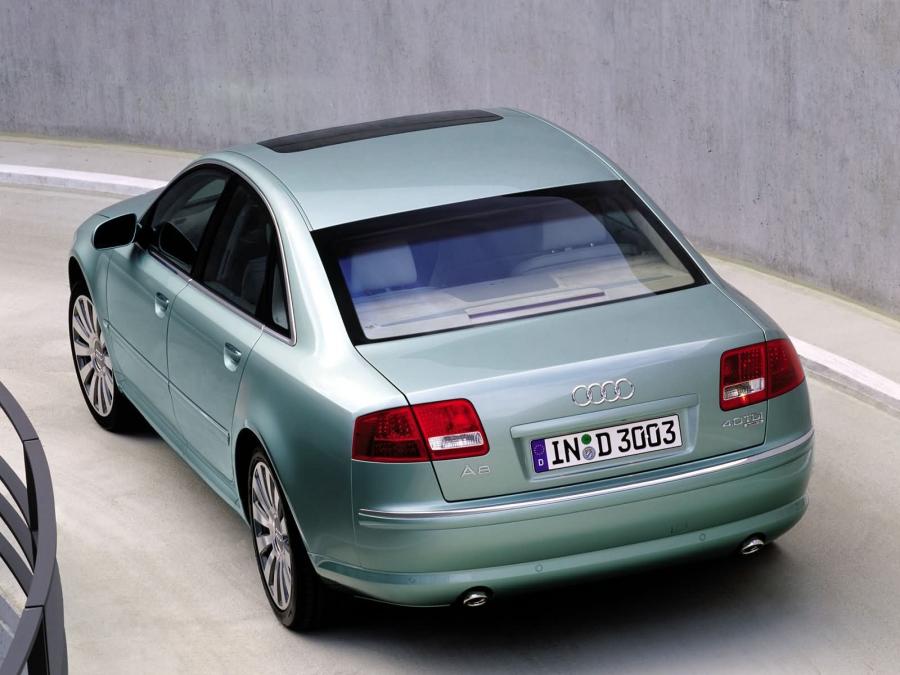  Audi A8 4.0 TDI Quattro (D3) 2003 года  (фото 2 из 13)